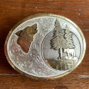 Montana Silversmiths Wolf Buckle